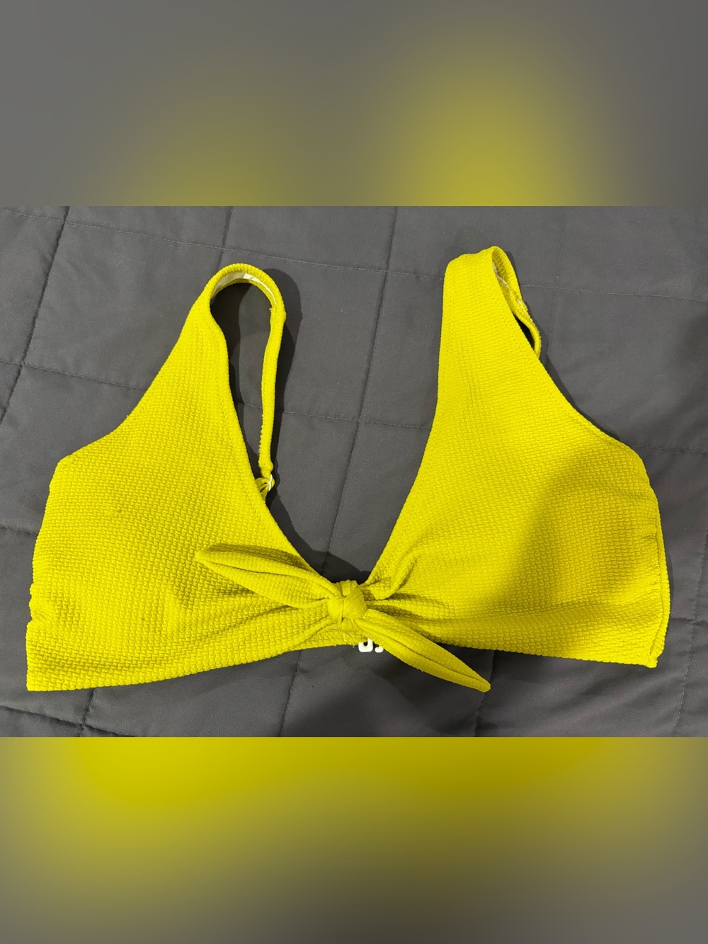 Women’s old navy bikini top size XL with front bow & adjustable straps